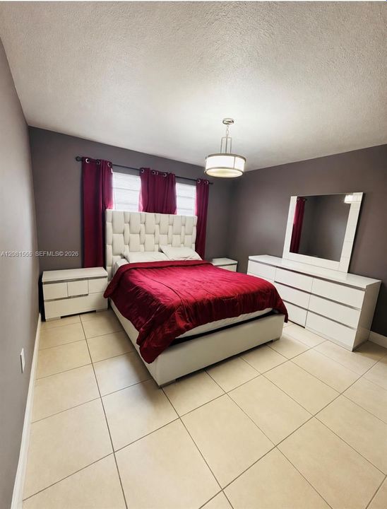 En Venta: $280,000 (2 camas, 1 baños, 948 Pies cuadrados)