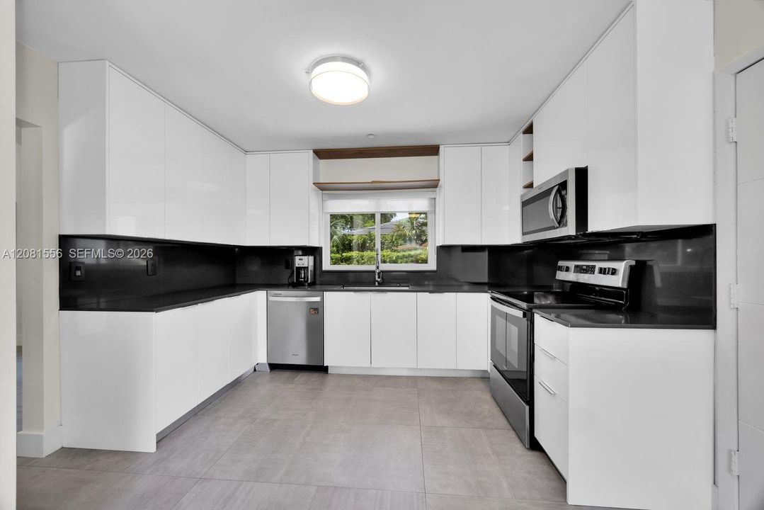 For Rent: $11,800 (3 beds, 3 baths, 2144 Square Feet)