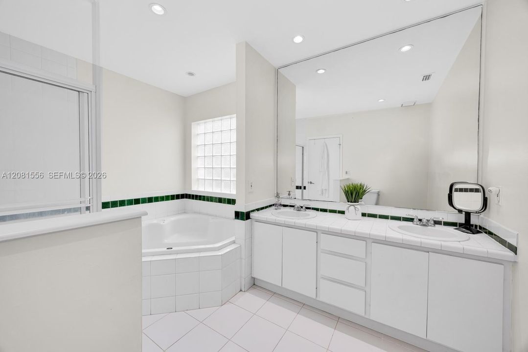 For Rent: $11,800 (3 beds, 3 baths, 2144 Square Feet)