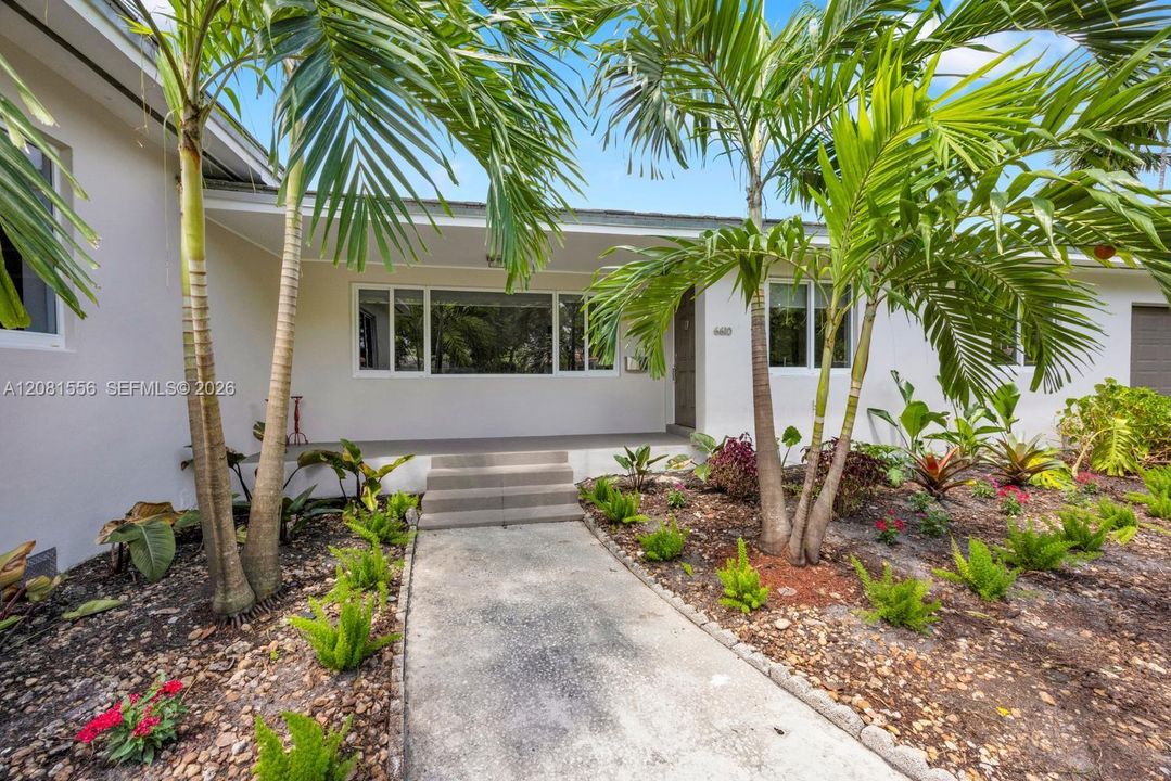 For Rent: $11,800 (3 beds, 3 baths, 2144 Square Feet)