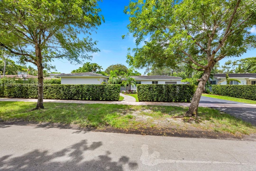 For Rent: $11,800 (3 beds, 3 baths, 2144 Square Feet)