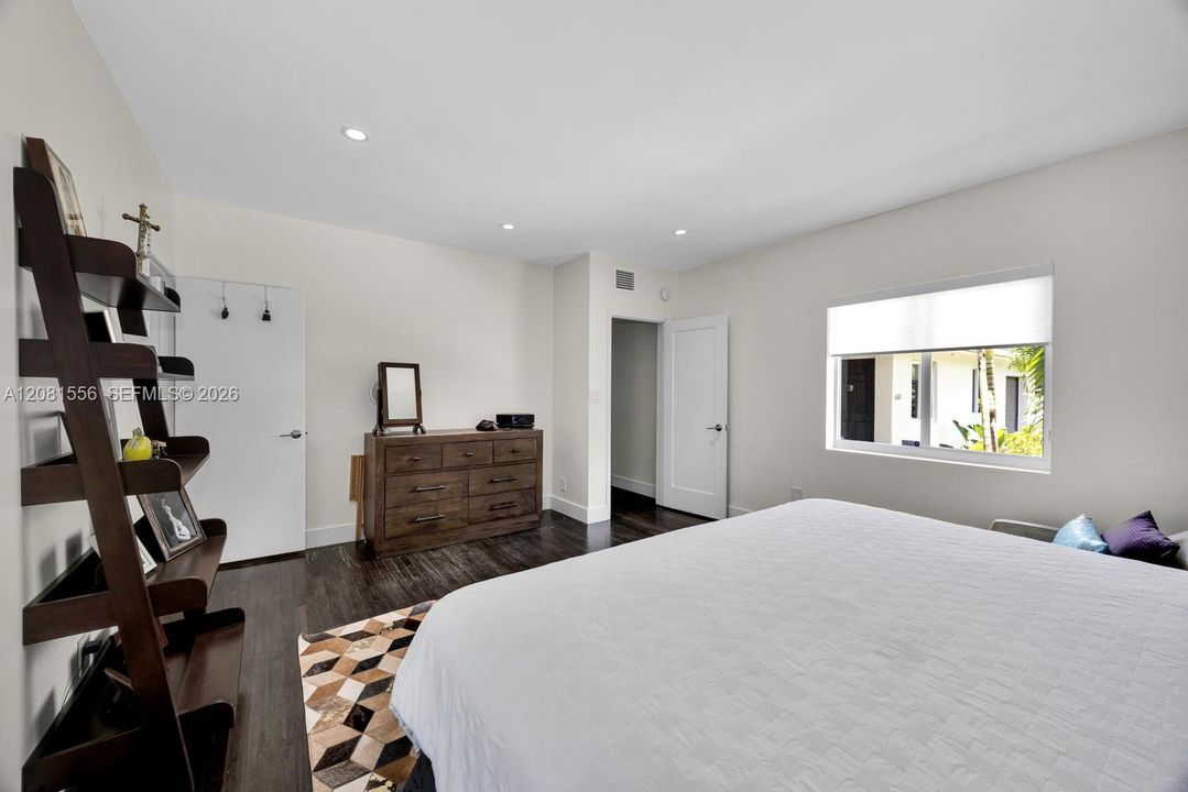 For Rent: $11,800 (3 beds, 3 baths, 2144 Square Feet)