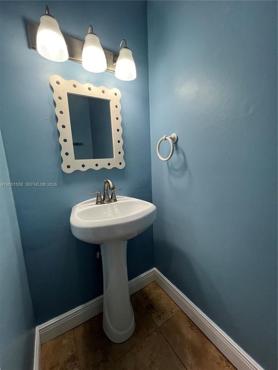 En Renta: $2,900 (3 camas, 2 baños, 1630 Pies cuadrados)