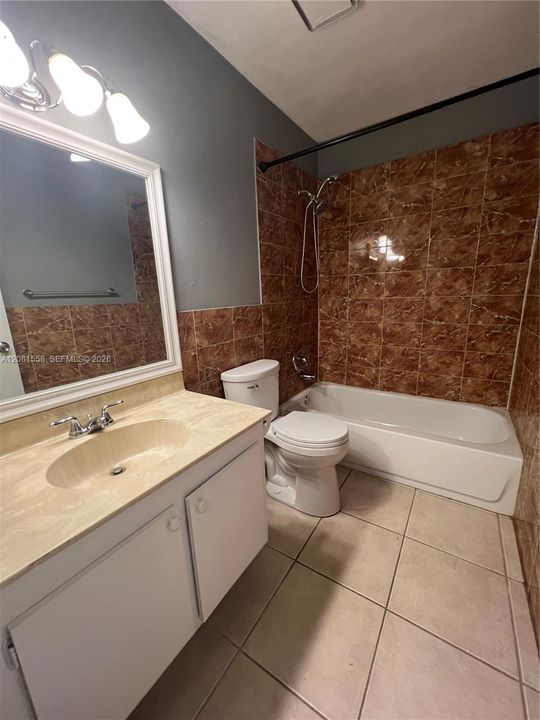 En Renta: $2,900 (3 camas, 2 baños, 1630 Pies cuadrados)