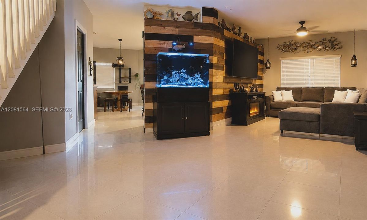 En Venta: $325,000 (3 camas, 2 baños, 1519 Pies cuadrados)