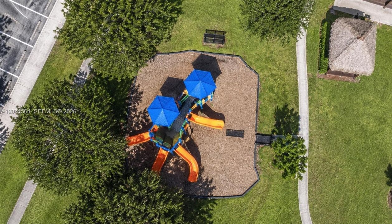 En Venta: $325,000 (3 camas, 2 baños, 1519 Pies cuadrados)