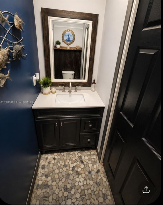 1/2 bath downstairs