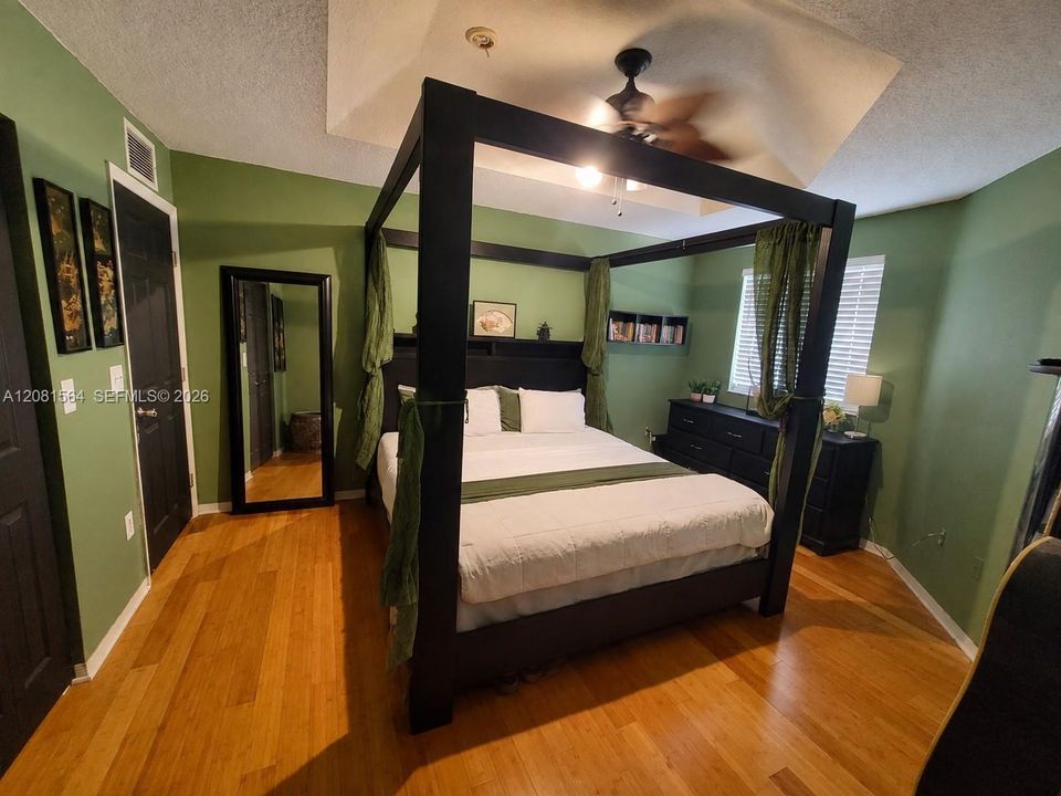 En Venta: $325,000 (3 camas, 2 baños, 1519 Pies cuadrados)