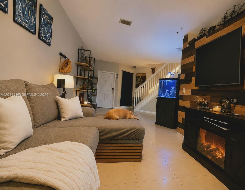 En Venta: $325,000 (3 camas, 2 baños, 1519 Pies cuadrados)