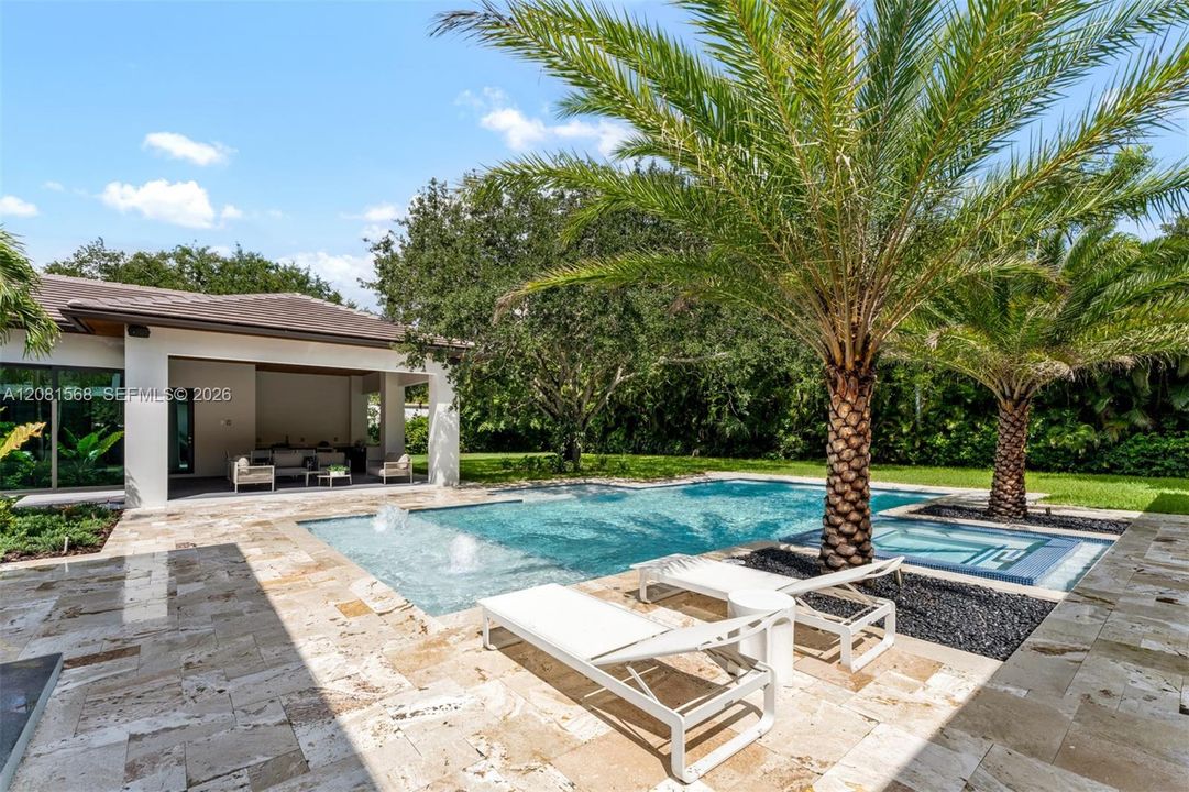 For Sale: $5,995,000 (6 beds, 7 baths, 5696 Square Feet)