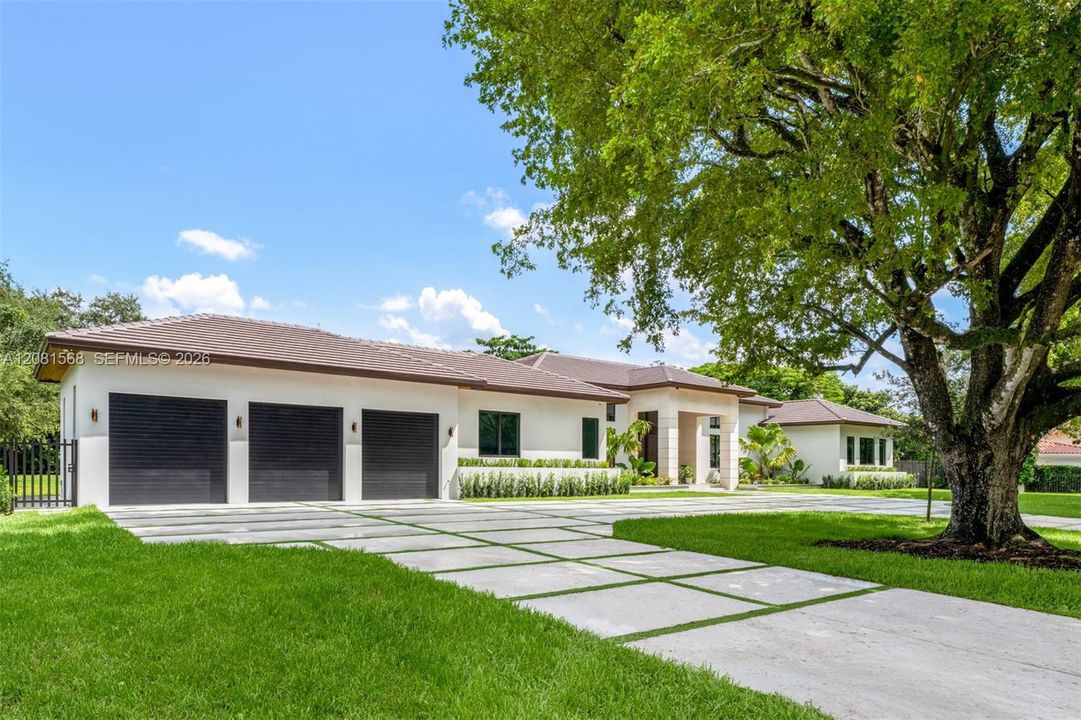 For Sale: $5,995,000 (6 beds, 7 baths, 5696 Square Feet)
