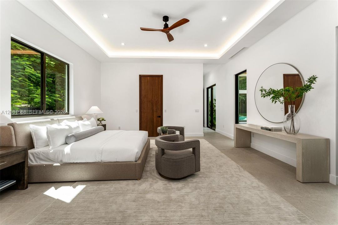 For Sale: $5,995,000 (6 beds, 7 baths, 5696 Square Feet)