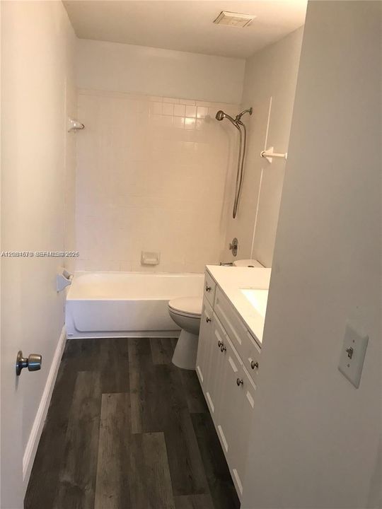 В аренду: $2,100 (2 спален, 2 ванн, 1096 Квадратных фут)