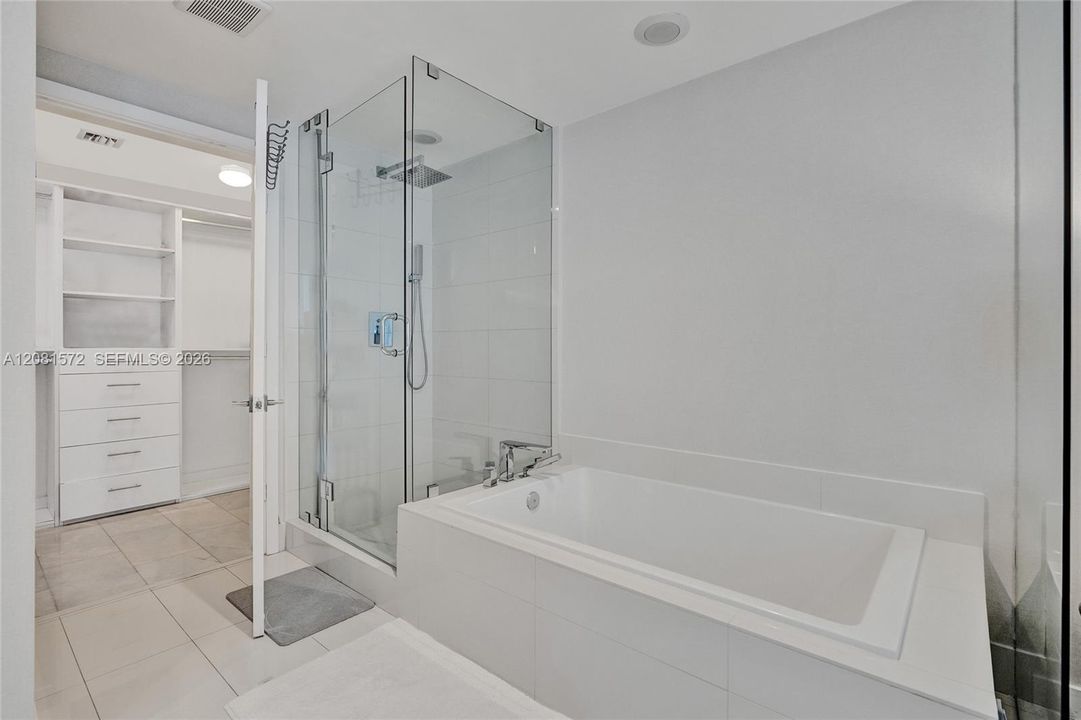 For Rent: $12,500 (4 beds, 4 baths, 1872 Square Feet)