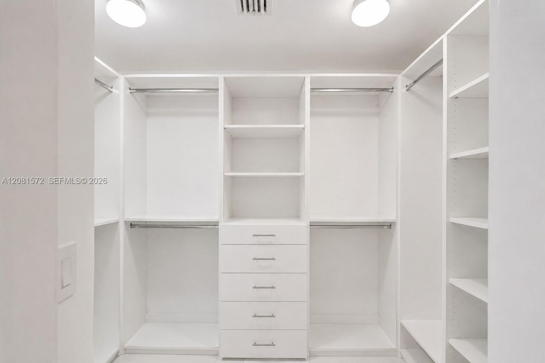 For Rent: $12,500 (4 beds, 4 baths, 1872 Square Feet)