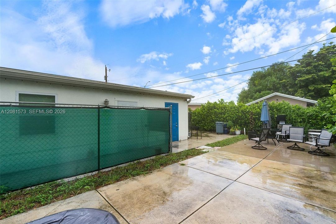 En Venta: $615,000 (5 camas, 3 baños, 1872 Pies cuadrados)