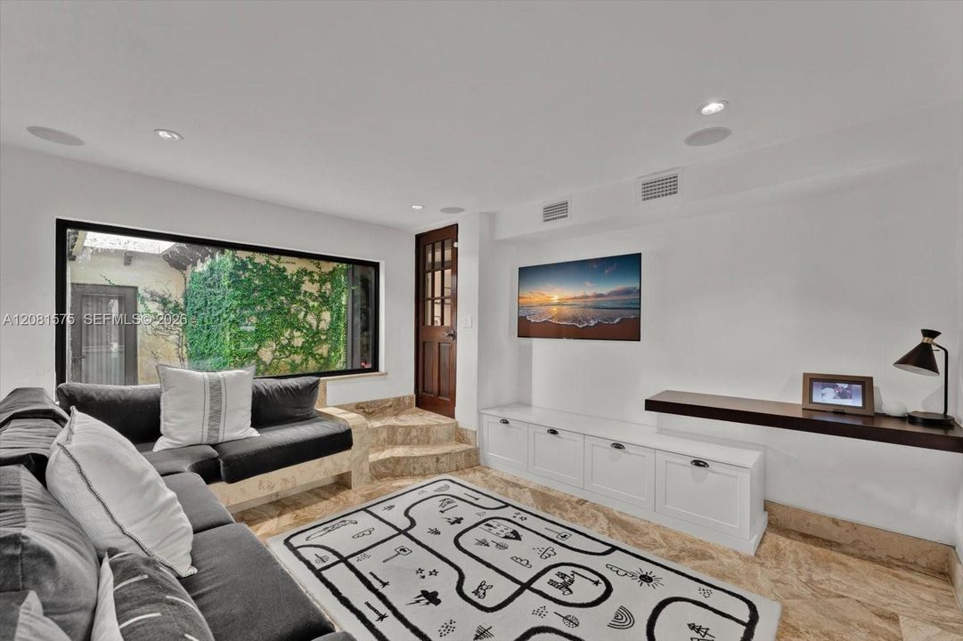 En Venta: $1,459,000 (3 camas, 2 baños, 1882 Pies cuadrados)