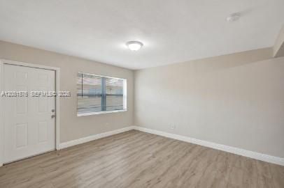 For Rent: $1,750 (2 beds, 1 baths, 2076 Square Feet)