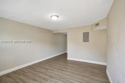 For Rent: $1,750 (2 beds, 1 baths, 2076 Square Feet)