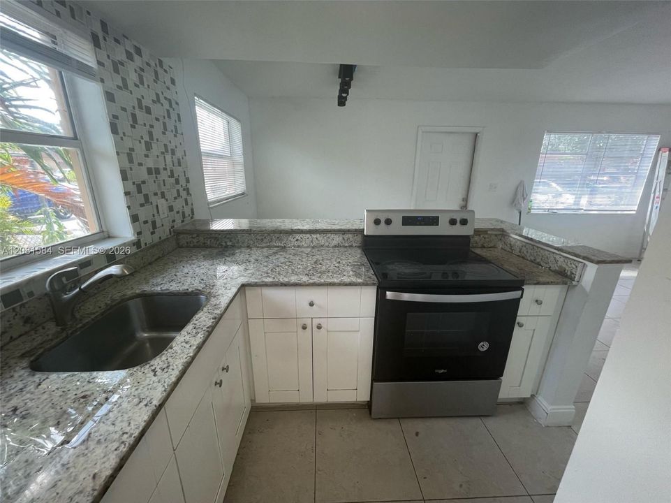 В аренду: $2,200 (2 спален, 2 ванн, 2880 Квадратных фут)