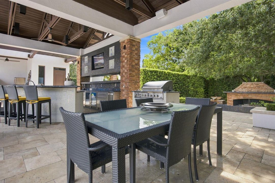 Tiki-Bar - BBQ Area (1)