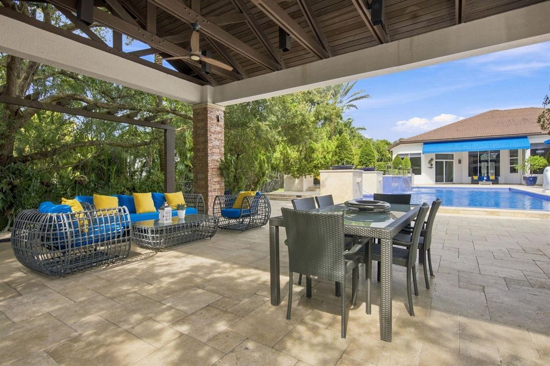 Tiki-Bar - BBQ Area (2)