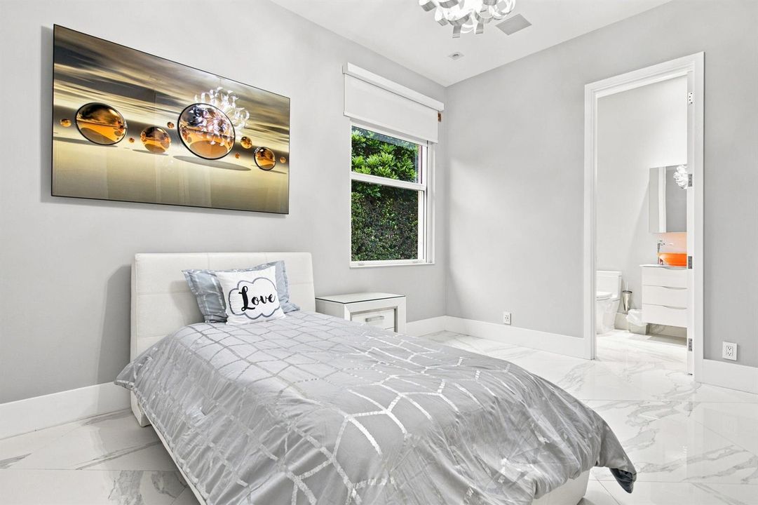 Secondary Bedrooms (1)