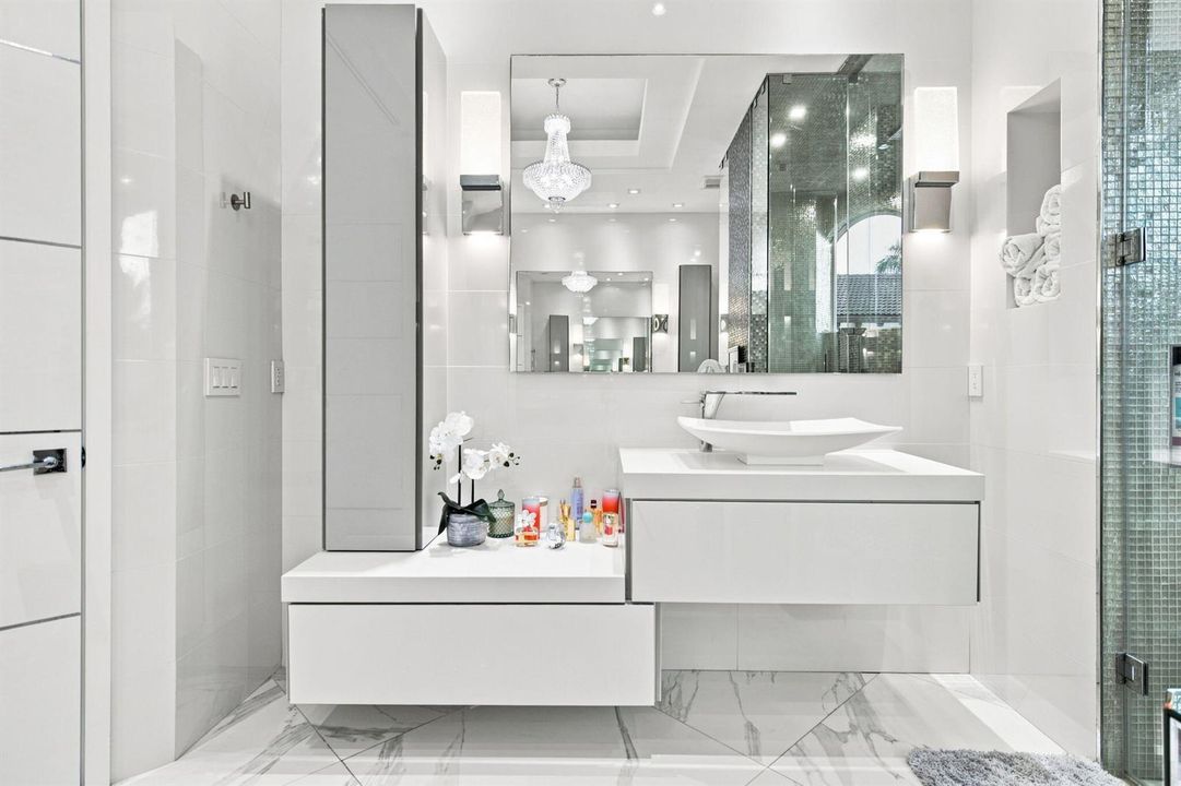 Master Bathroom (2)