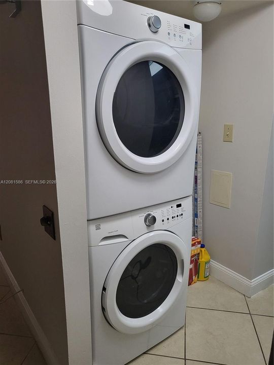 В аренду: $3,200 (2 спален, 2 ванн, 1470 Квадратных фут)