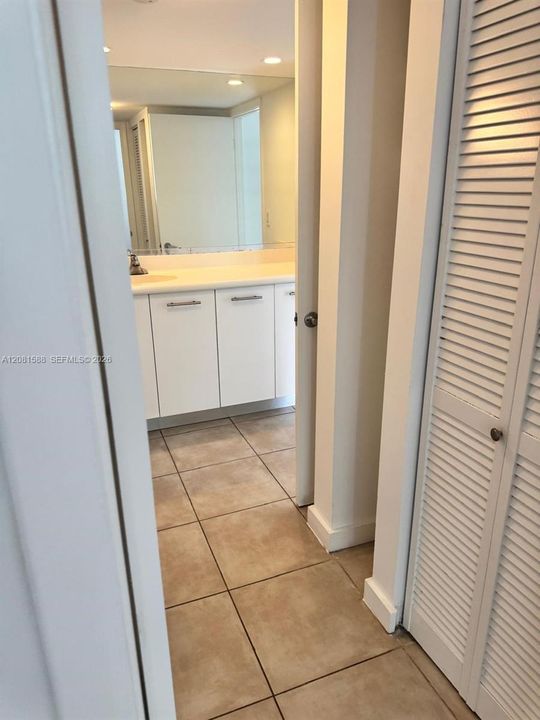 В аренду: $2,400 (1 спален, 1 ванн, 723 Квадратных фут)