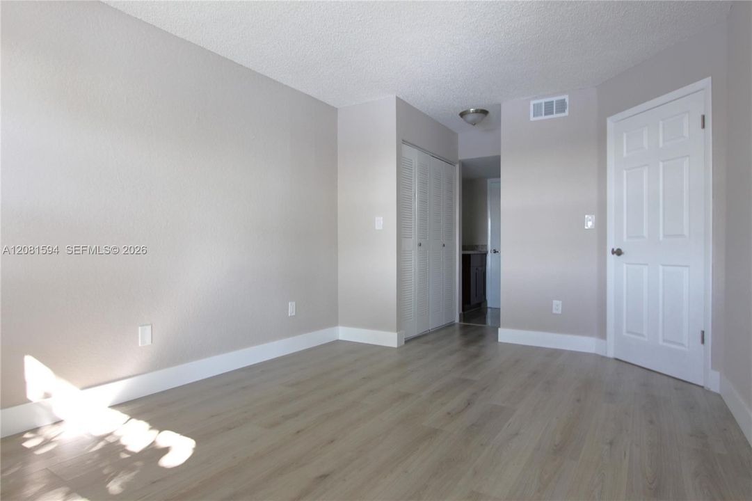 For Rent: $1,975 (2 beds, 2 baths, 992 Square Feet)
