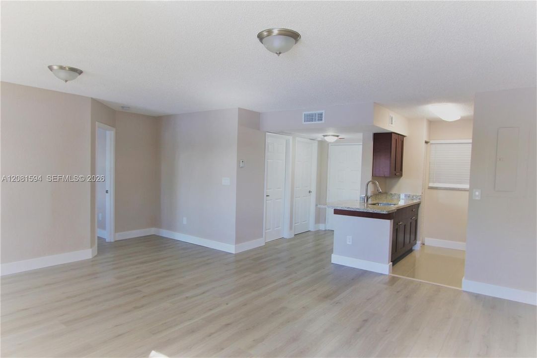 For Rent: $1,975 (2 beds, 2 baths, 992 Square Feet)
