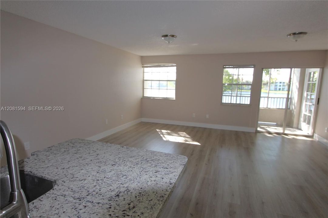 For Rent: $1,975 (2 beds, 2 baths, 992 Square Feet)
