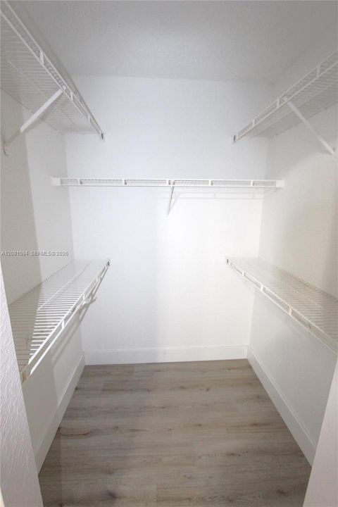 For Rent: $1,975 (2 beds, 2 baths, 992 Square Feet)