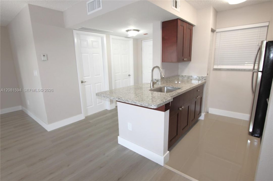 For Rent: $1,975 (2 beds, 2 baths, 992 Square Feet)