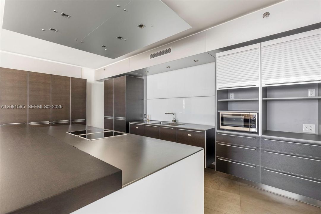 В аренду: $30,000 (4 спален, 5 ванн, 3979 Квадратных фут)