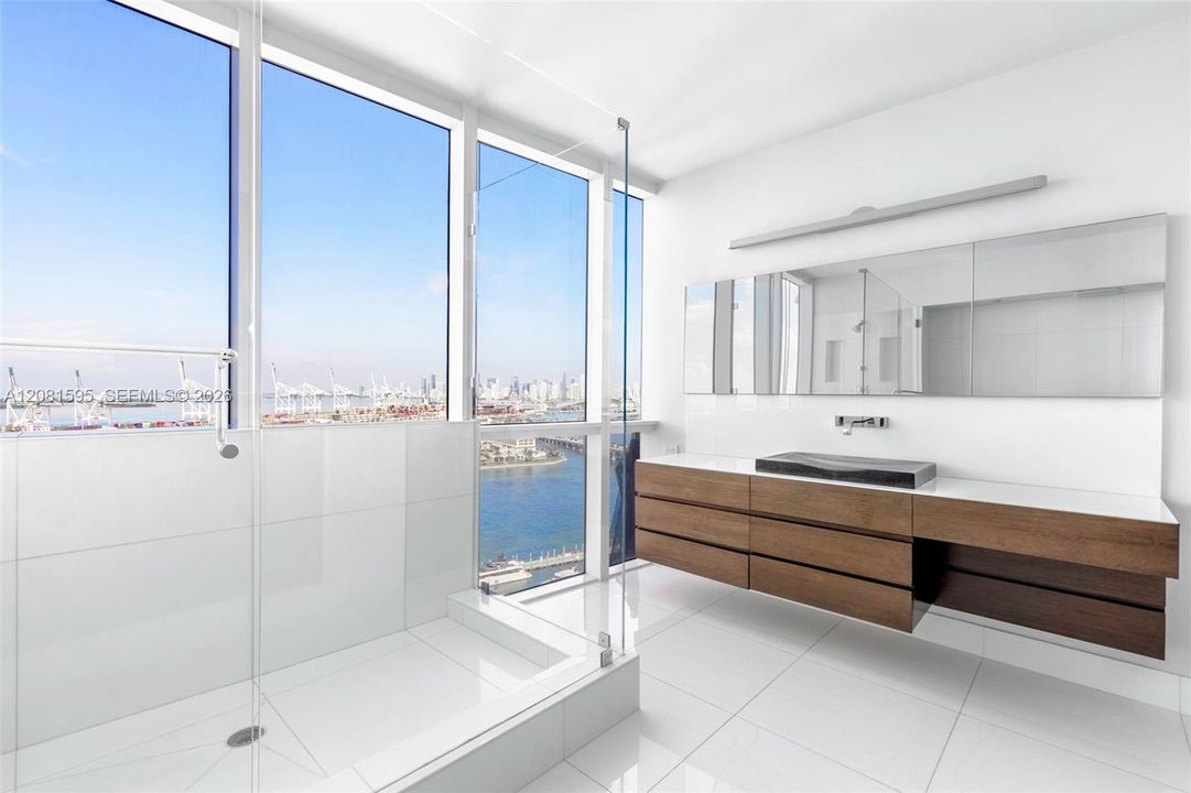 В аренду: $30,000 (4 спален, 5 ванн, 3979 Квадратных фут)