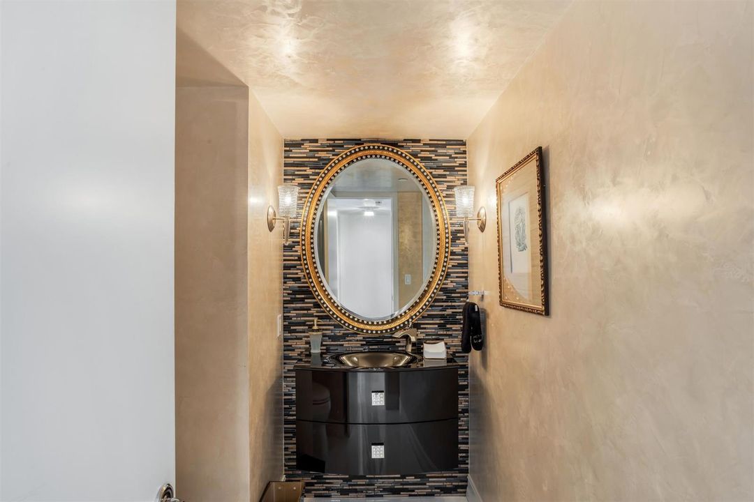POWDER ROOM
