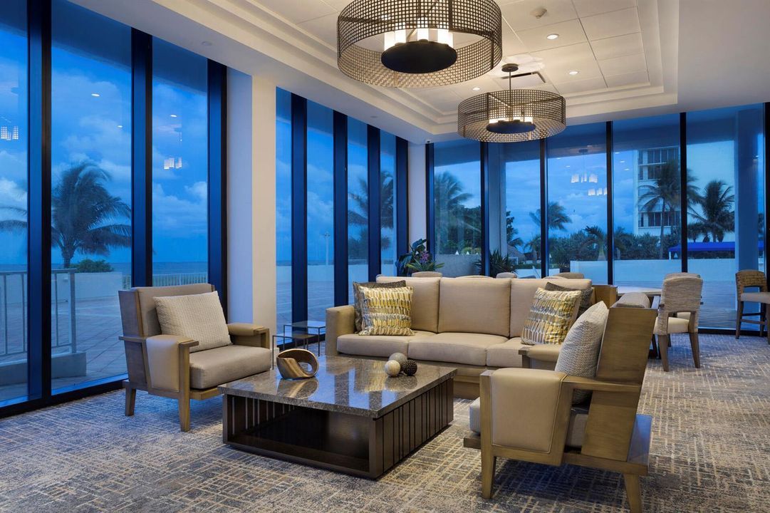 LOBBY SEATING SUNSET