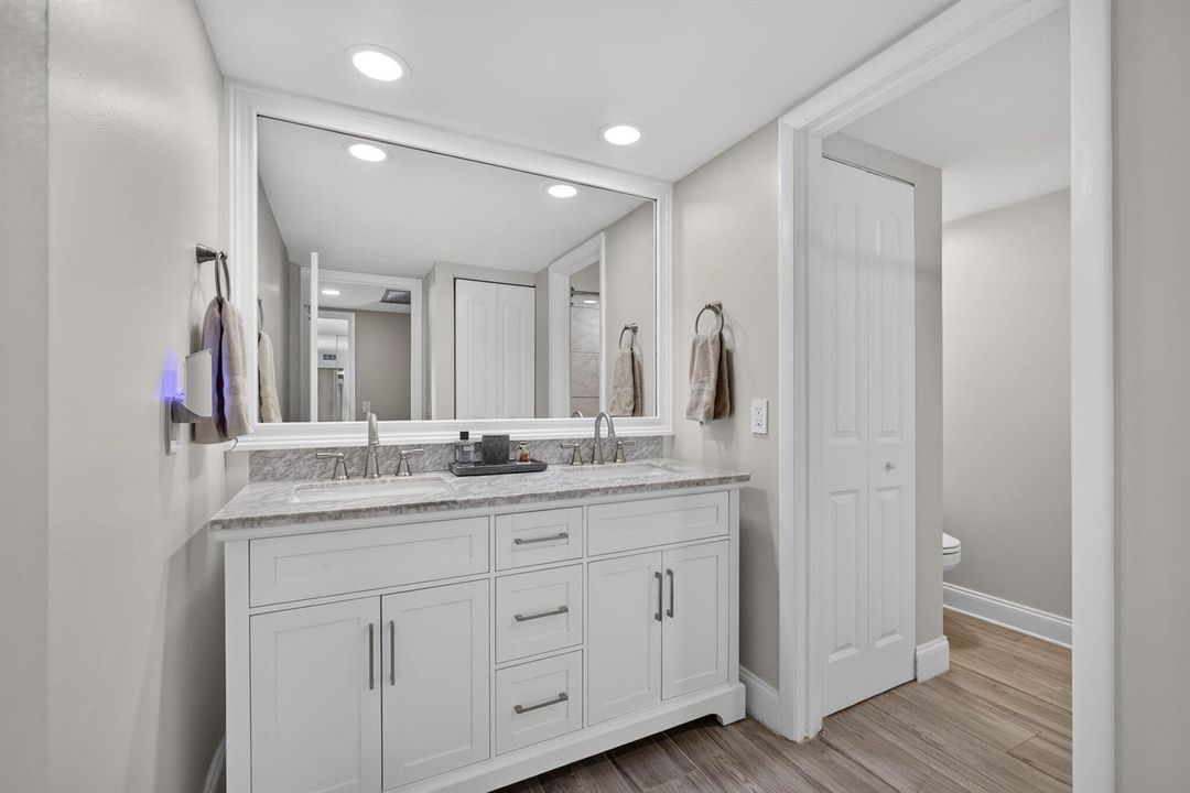 Upstairs Full Bath