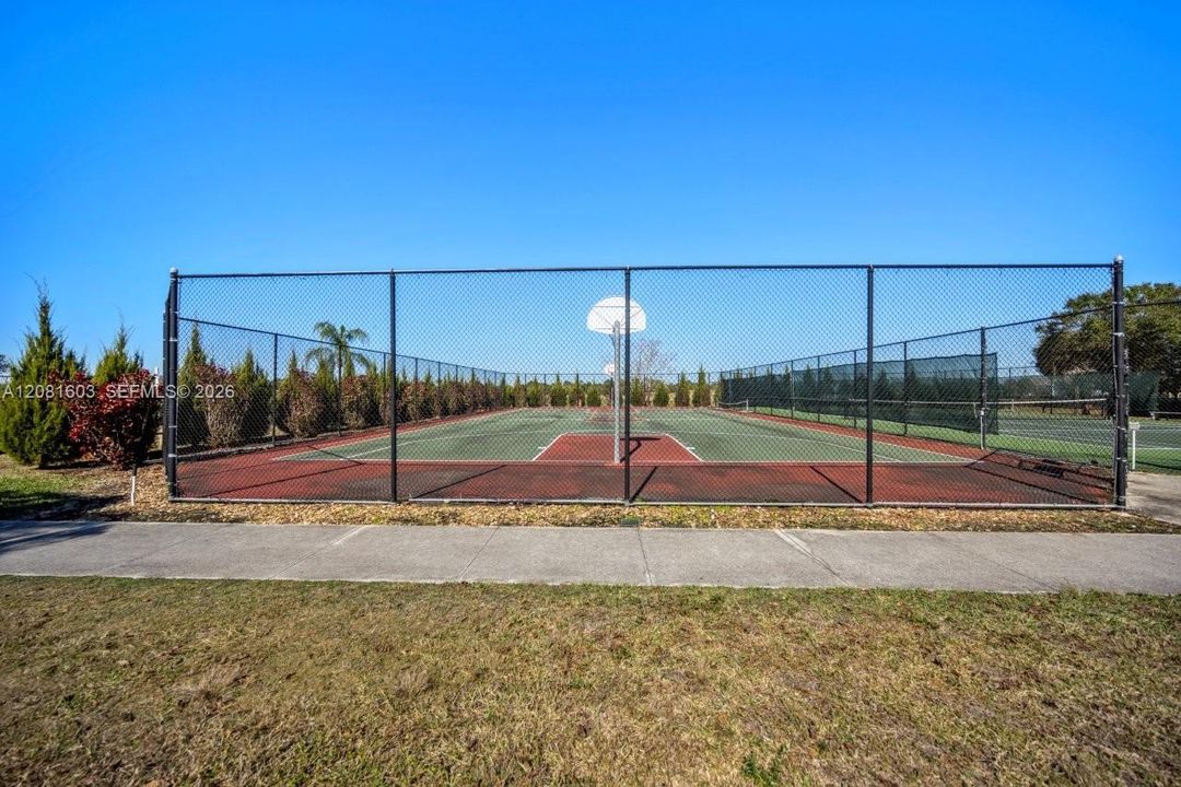 En Venta: $335,000 (3 camas, 2 baños, 1712 Pies cuadrados)
