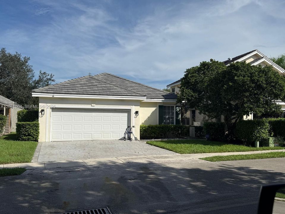 For Rent: $4,100 (3 beds, 2 baths, 1362 Square Feet)