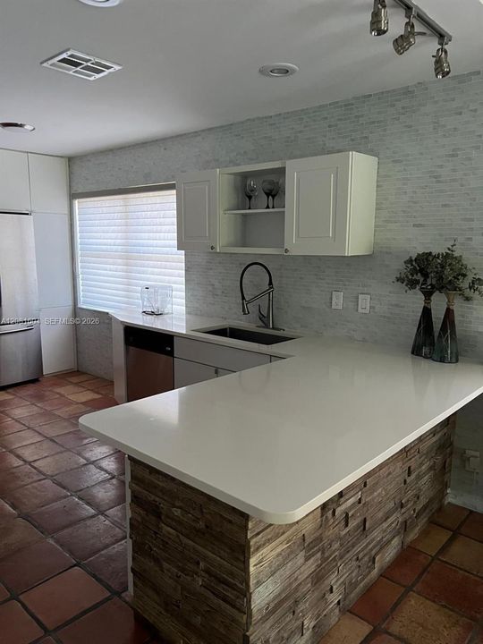 For Rent: $4,100 (3 beds, 2 baths, 1362 Square Feet)