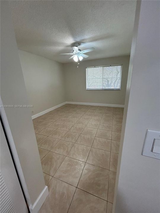 For Rent: $1,850 (1 beds, 1 baths, 700 Square Feet)