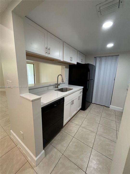 For Rent: $1,850 (1 beds, 1 baths, 700 Square Feet)