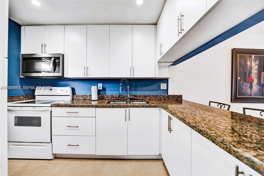 En Venta: $199,900 (2 camas, 2 baños, 1100 Pies cuadrados)