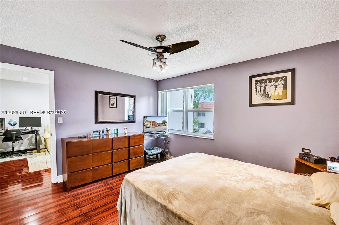En Venta: $199,900 (2 camas, 2 baños, 1100 Pies cuadrados)