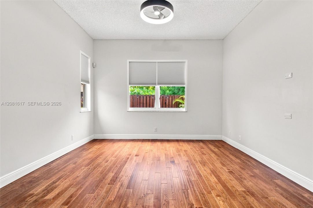 En Venta: $758,000 (4 camas, 3 baños, 2054 Pies cuadrados)