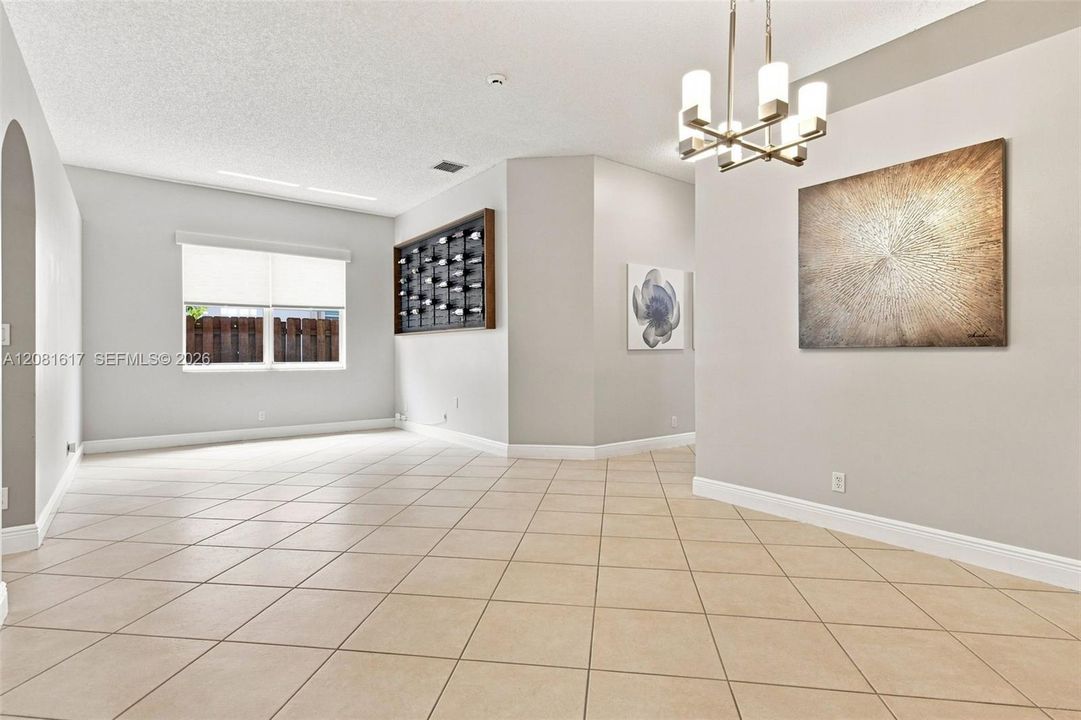 En Venta: $758,000 (4 camas, 3 baños, 2054 Pies cuadrados)