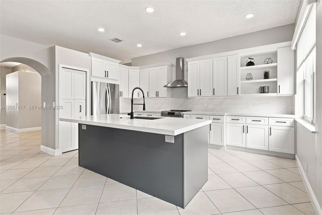 En Venta: $758,000 (4 camas, 3 baños, 2054 Pies cuadrados)